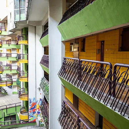 公寓 The Parrots Nest 塞拉耶佛