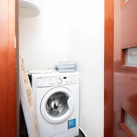 The Parrots Nest Apartment