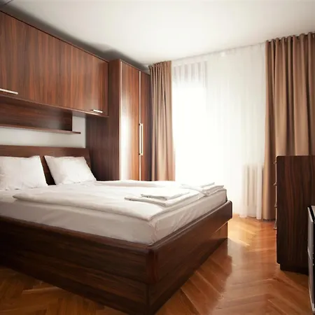 公寓 The Parrots Nest 塞拉耶佛