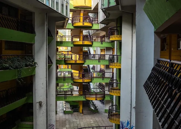 The Parrots Nest سراييفو