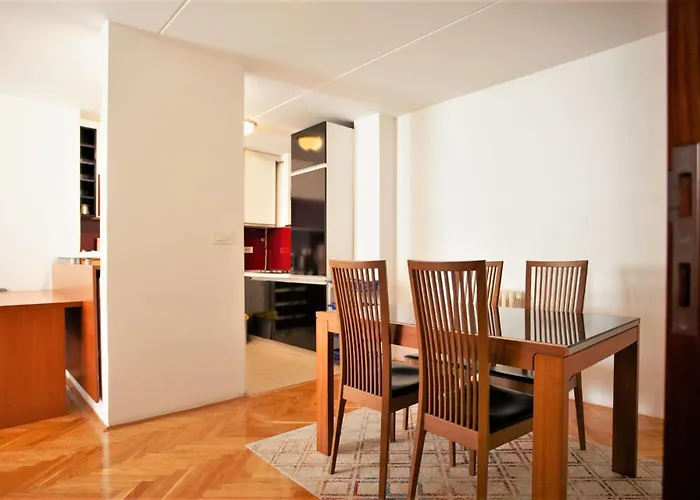 The Parrots Nest شقة *